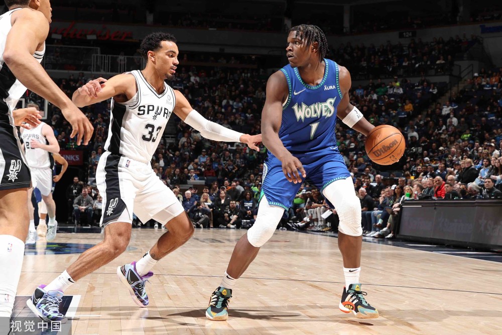  爱德华兹生涯新高森林狼双加时险胜鹈鹕